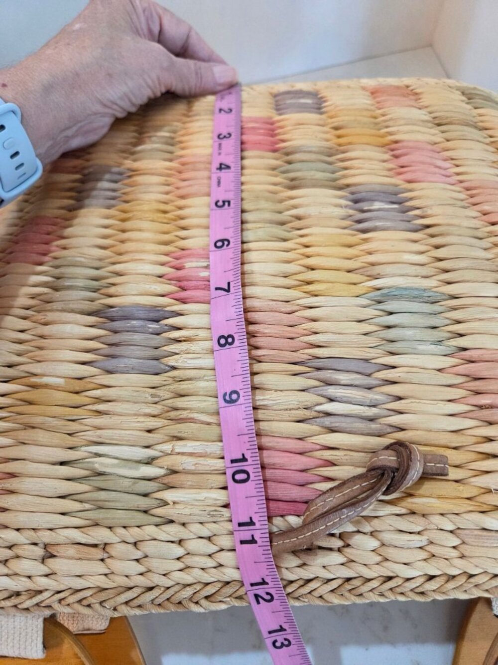 VTG Rare Woven Straw Basket Bag Hand Crafted Wooden Handles Boho Pastel Mix - Picture 9 of 11